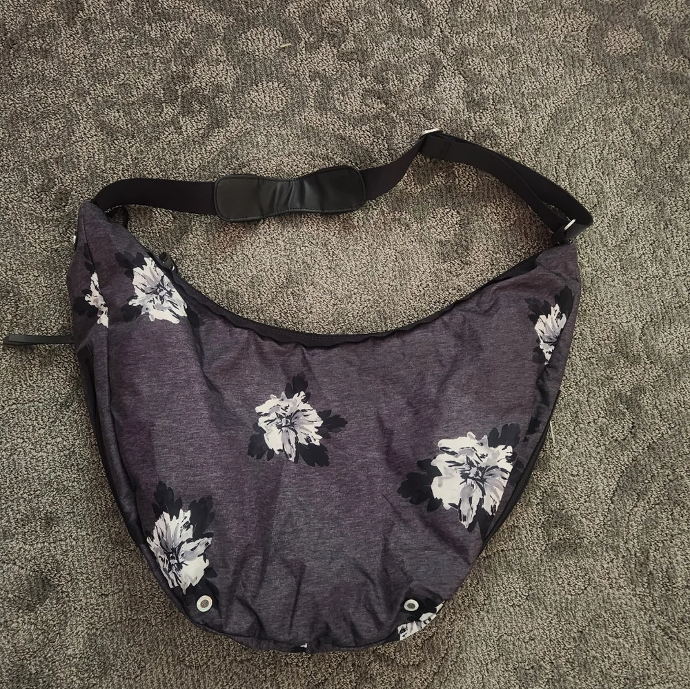 LULULEMON Resolution Hobo Atomic Flower Silver Spoon Black/ Deep Coal Bag